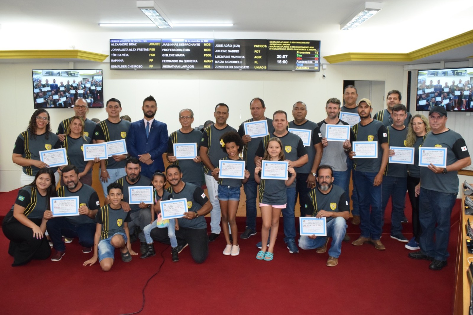 Grupo “Fusqueiros e Amigos” recebe moção de aplauso e reconhecimento da Câmara de Frutal