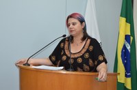 Representante dos professores da rede municipal de ensino utiliza a Tribuna Livre da Câmara