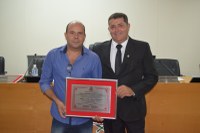 Tonico do Tito Acessórios recebe título de cidadão honorário de Frutal