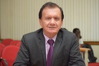 Vereador Zizi pede reforma da fonte luminosa da Praça “Dr. Alcides de Paula Gomes”