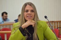 Vereadora Juliene indaga cumprimento de lei sobre autorização para laqueadura e vasectomia