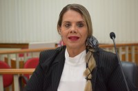 Vereadora Juliene Sabino pede providências a respeito de sucatas de veículos na BR-364